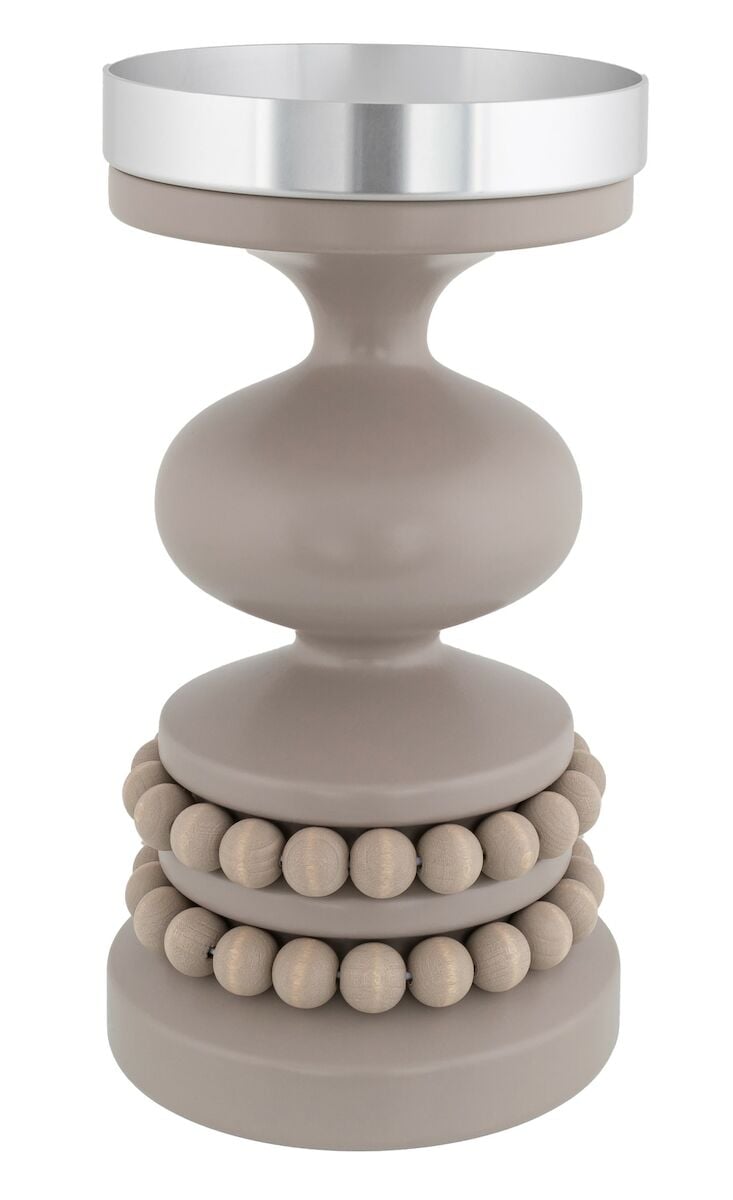 Mainos Veke: Aarikan Keisarinna Kynttilänjalkaa on saatavilla useissa eri väreissä. 